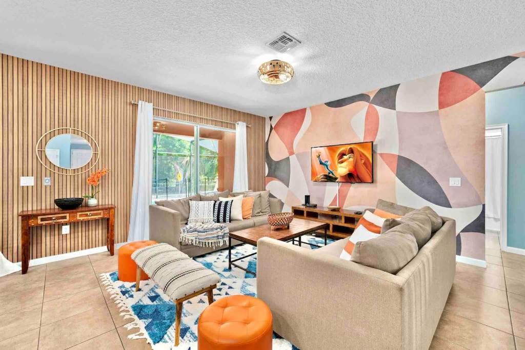 Lake Buena Vista House | SUPER BIG- SLEEPs 30 w POOL & GAME ROOM