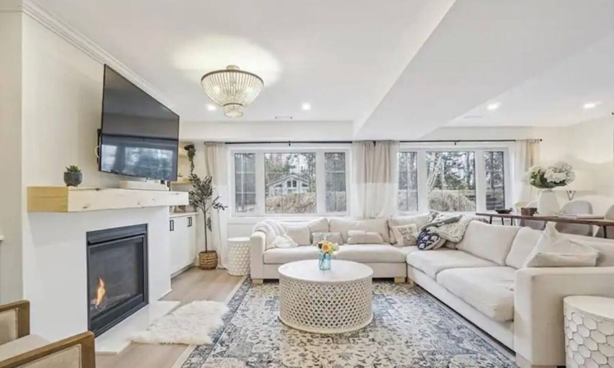 Wasaga Beach Cottage | Sweet Escape for Beach Bums and Ski Bunnies!