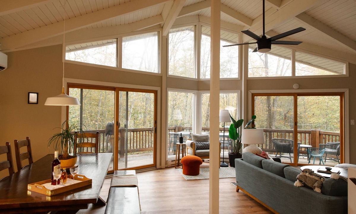 Pocono Pines Apartment | Sweet William A Lake Naomi Chalet Membership