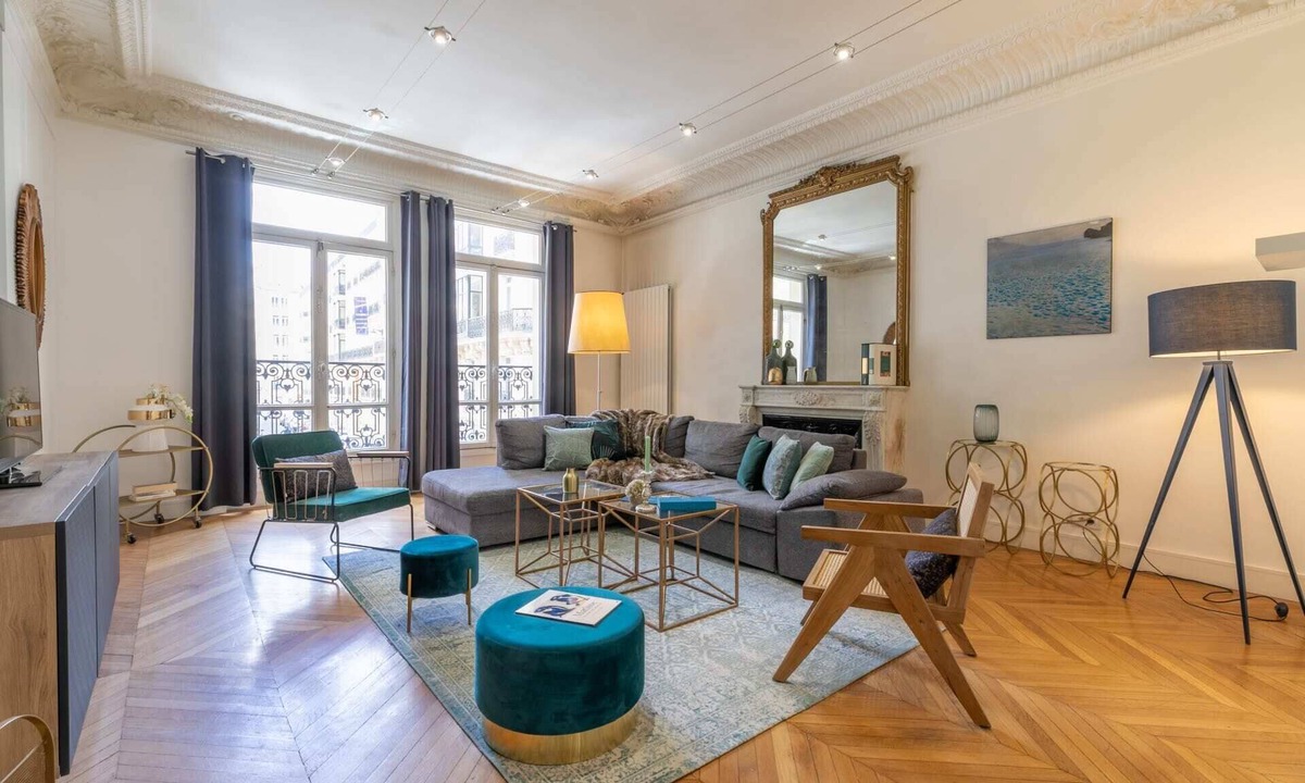 Champs-Elysees Apartment | Sweett | Boccador - Three Bedroom Apartment, Sleeps 6