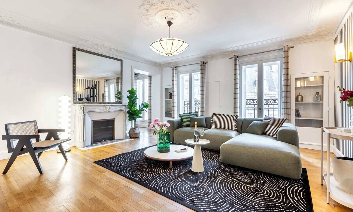 L'Europe Apartment | Sweett | Saint Lazare IV