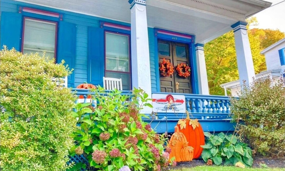 Ashfield Apartment | Switzerland Dream, Cozy Room in Downtown Jim Thorpe, Walk to everything!