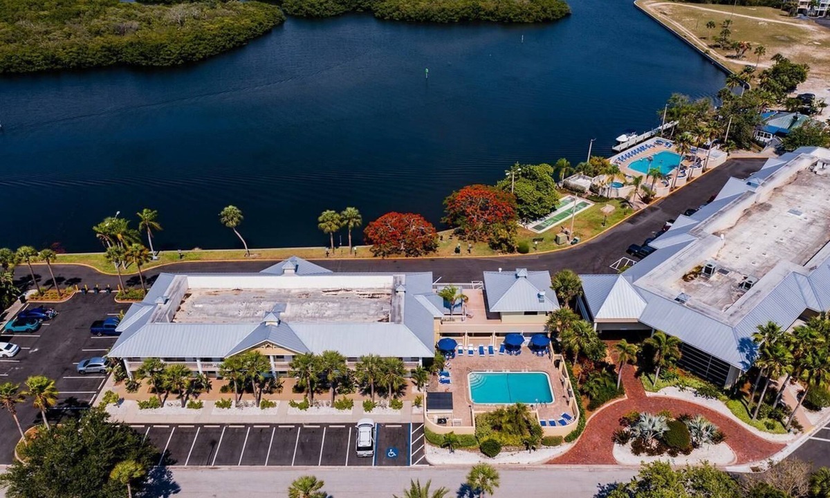 Ruskin Apartment | Tampa Bay Beach Getaway and Resort