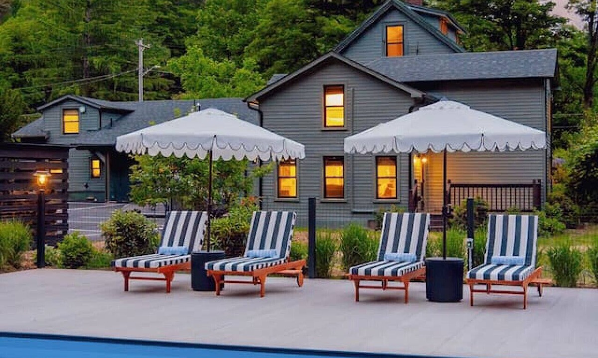Phoenicia House | The Bend: Stony Clove Suite Pool Sauna Creek