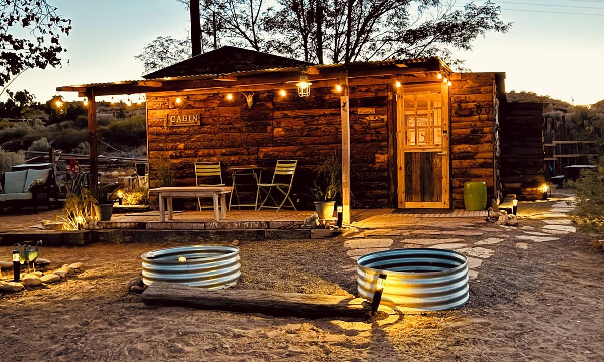 Kanab Cabin | The Cowgirl Cabin at the Paria River Ranch