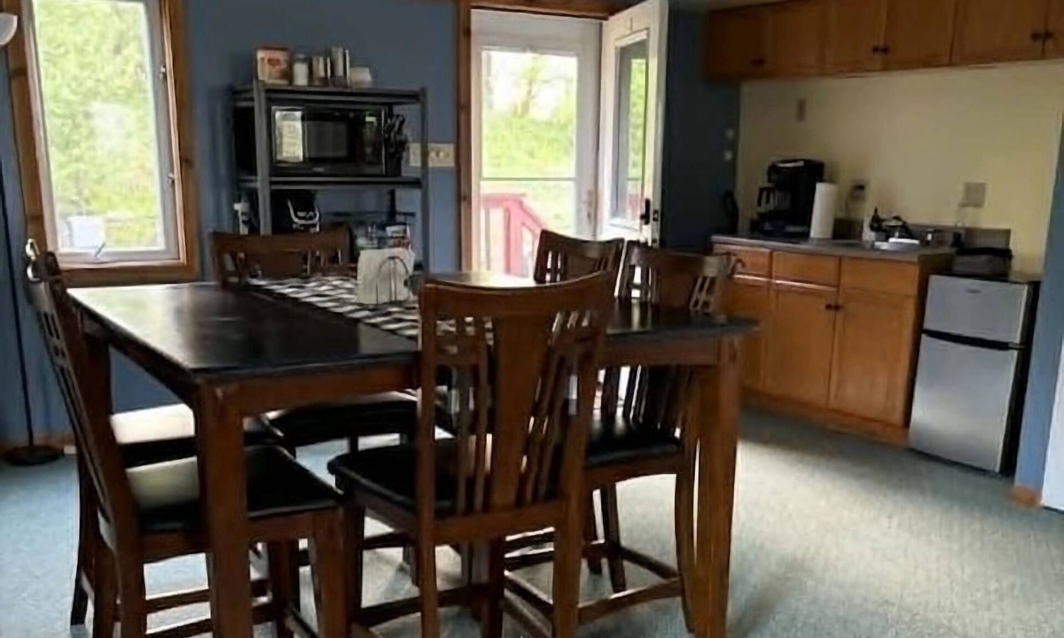 Coraopolis Apartment | The Eagle's Nest: 1 BDR PLUS studio bed nestled outside the city of Pittsburgh
