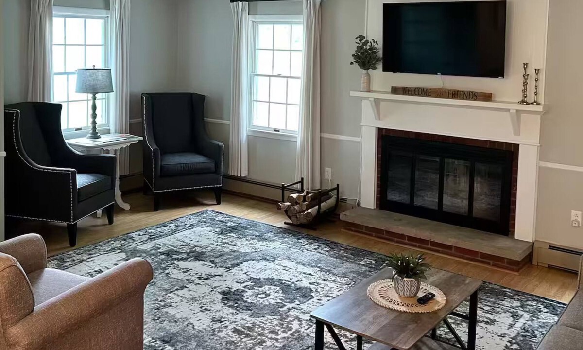 Trumansburg House | The Farmhouse @ Fall View Farms