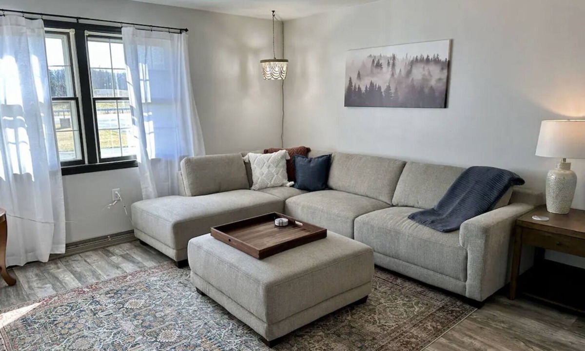 Shippensburg Apartment | The Flat on Olde Scotland - Two bedroom, one bath flat with full kitchen