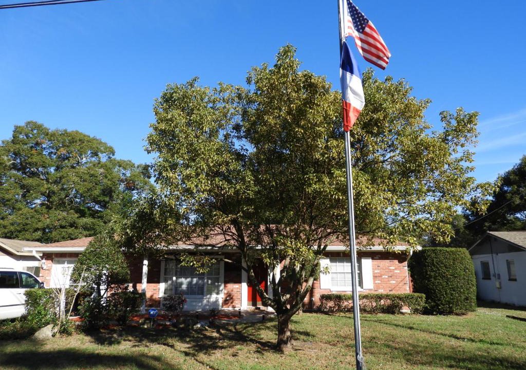 Bearss Plaza Villa | The Flo's House