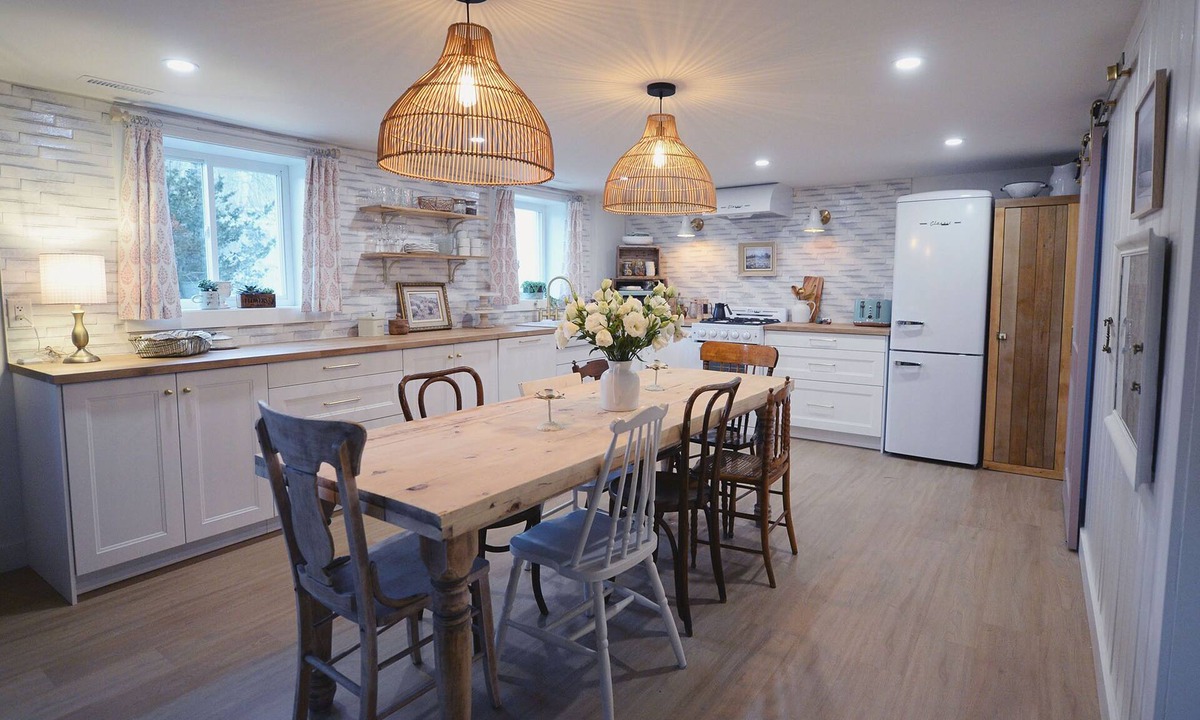 Erin Other | The Flower Garden Farmhouse. Stay at a Flower Farm just 1 hour from Toronto