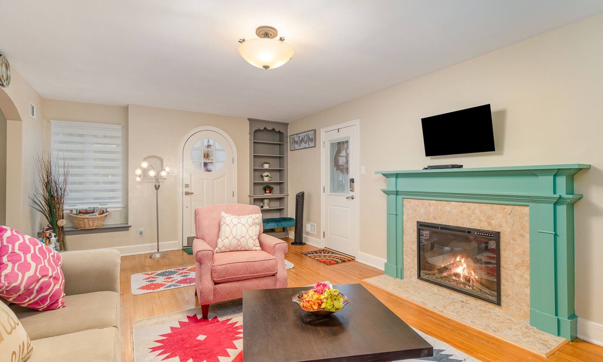 Harrisburg House | The Haven - For a Cozy Winter Stay