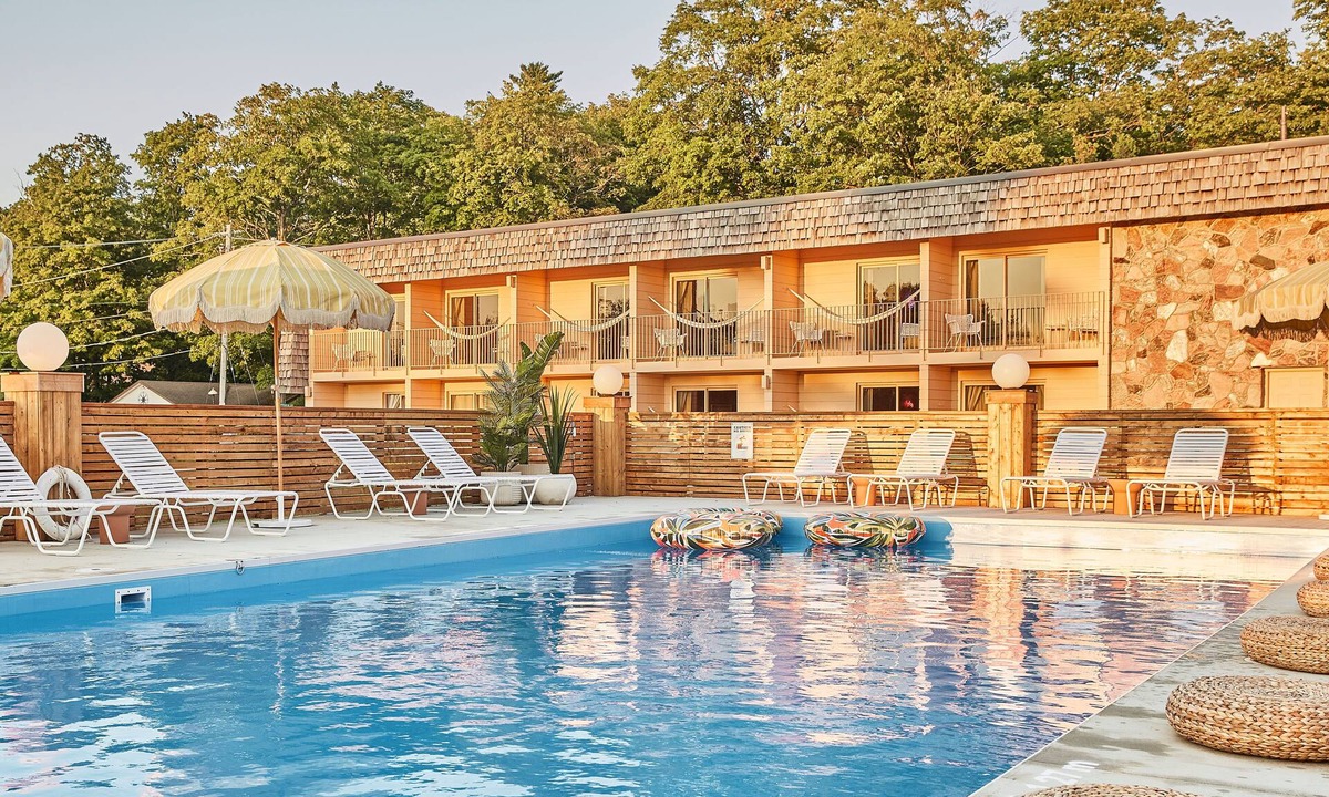 Sauble Beach Hotel | The June Motel Sauble Beach