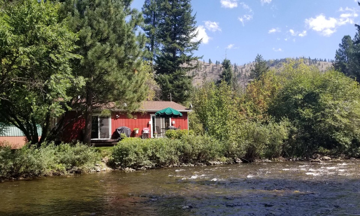 Lolo House | The Lazy Trout!