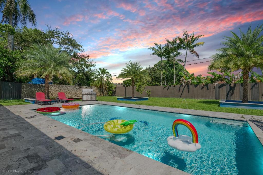 Cutler Bay House | The Palms/Big Pool/Foosball/Pool Table