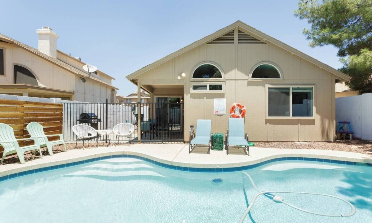 Parque Vista Estates House | The "Pool Cottage" Upgraded Home FREE Heated Pool