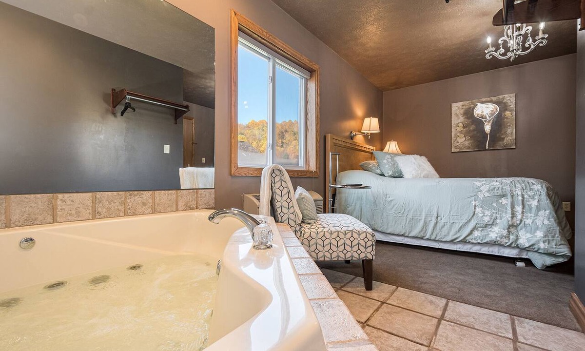 Chalk Hill Hotel | The Sara Cochran | Jacuzzi Tub Historic Inn Room