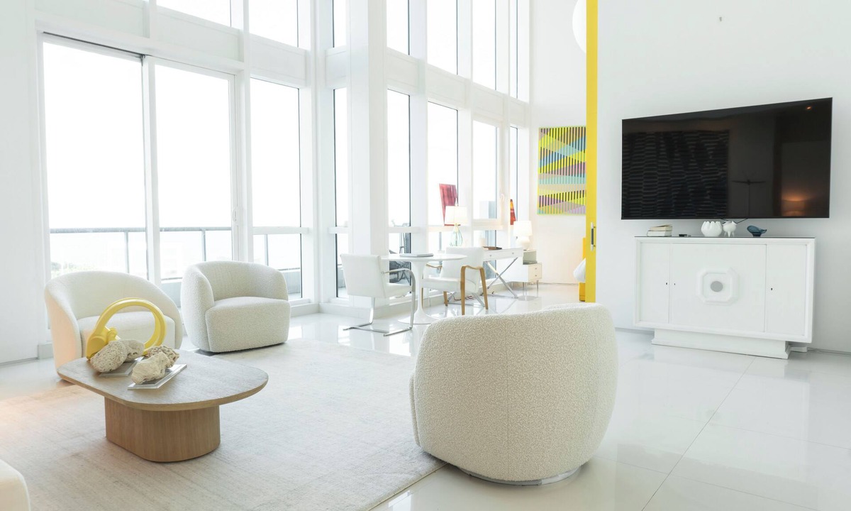 City Center House | The Setai Residences Private Residence. Beach Access + Hotel Amenities
