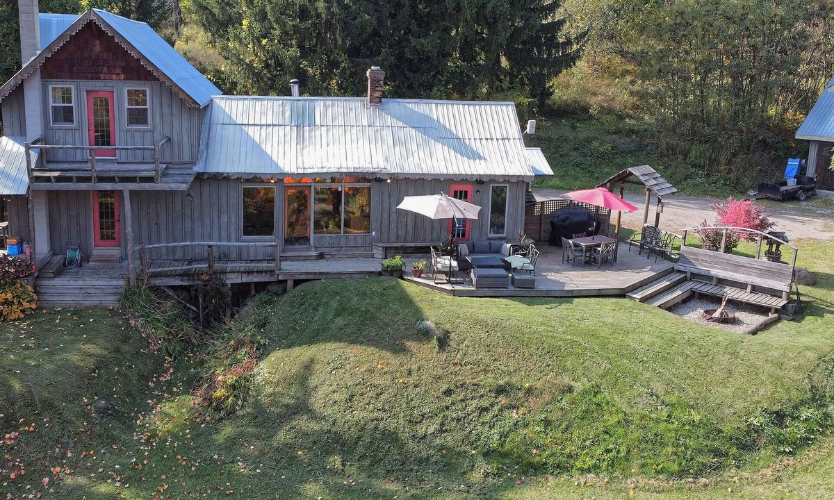 Mansfield Other | The Sheds: Victorian Farmhouse 8BR Ski-In Ski-Out Chalet - Mansfield Ski club