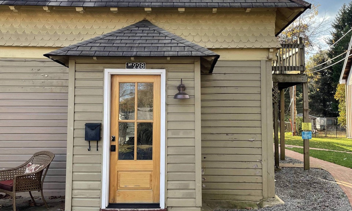Kennett Square Apartment | The Suite in a carriage house in Kennett Square