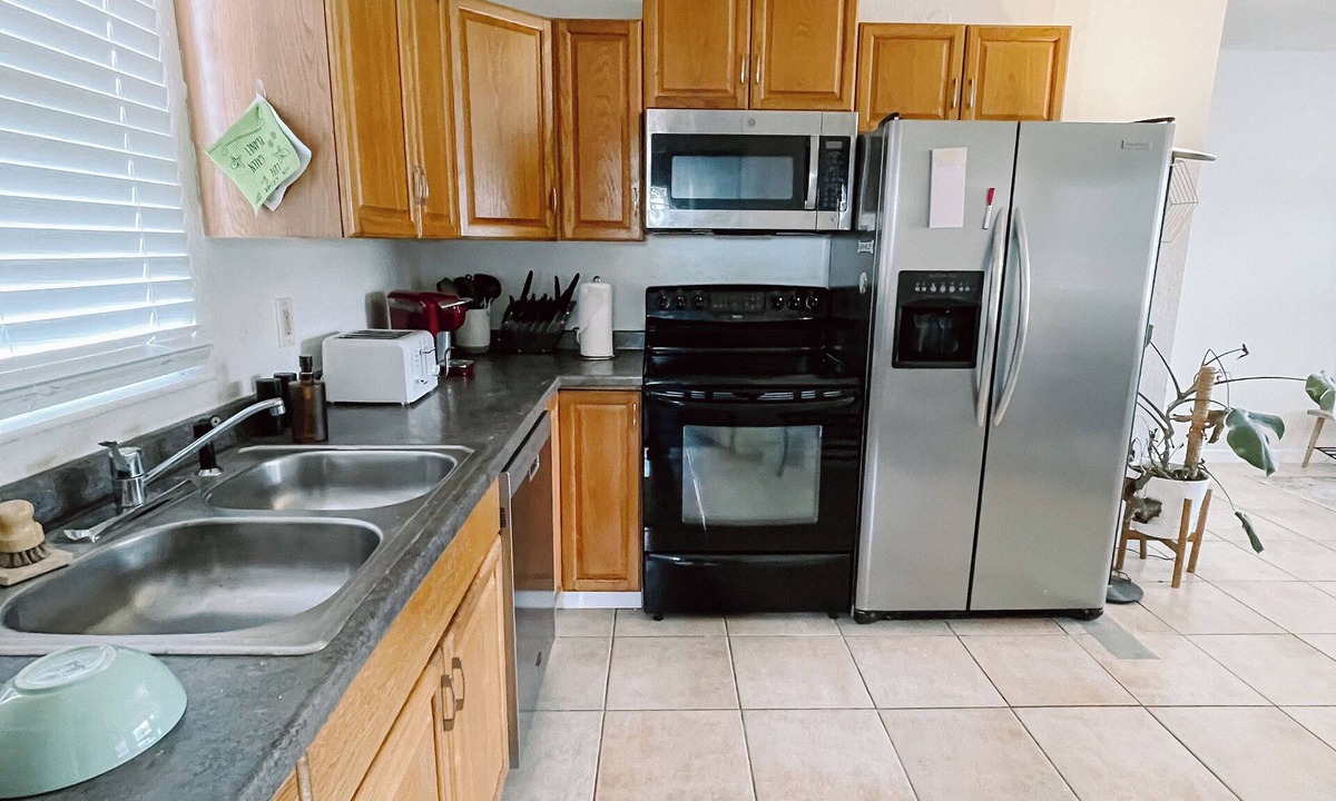 Pinellas Park Cottage | The Sunny Spot