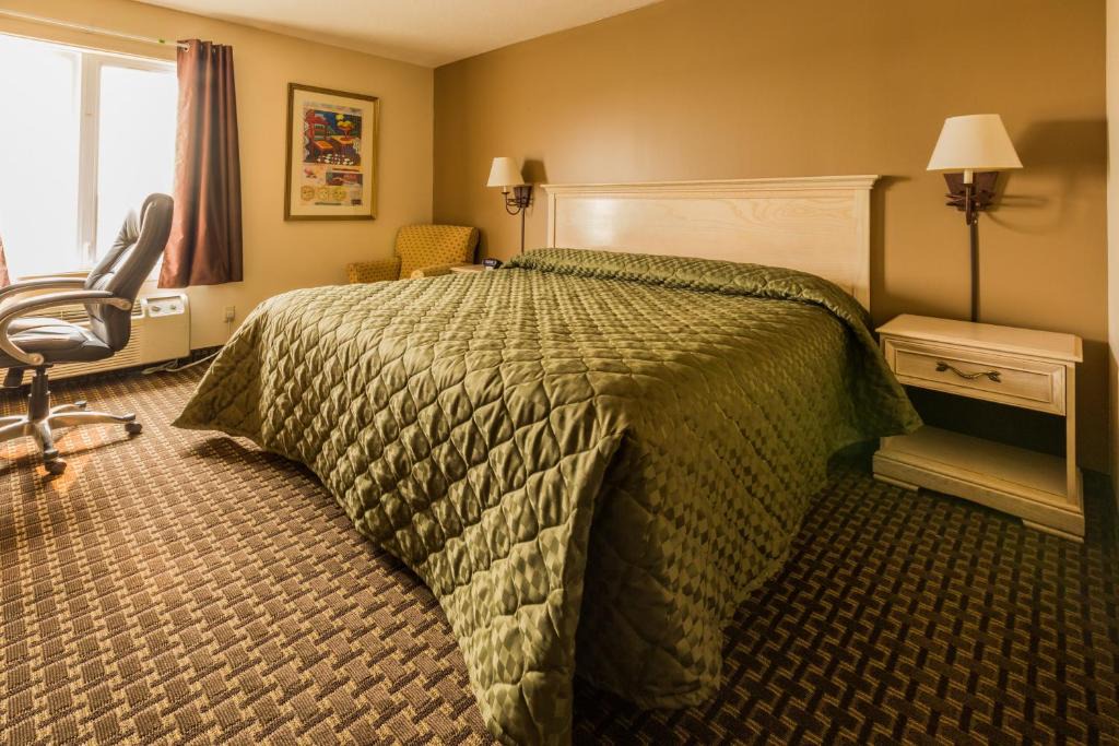 Elora Hotel | The Village Inn