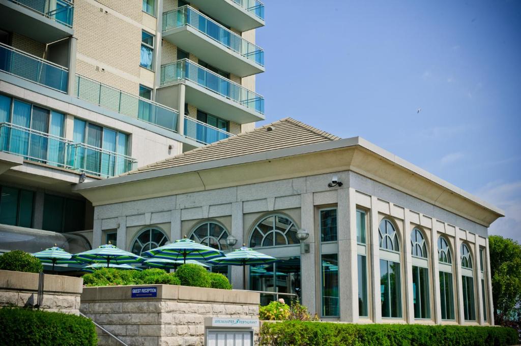 Port Credit Hotel | The Waterside Inn