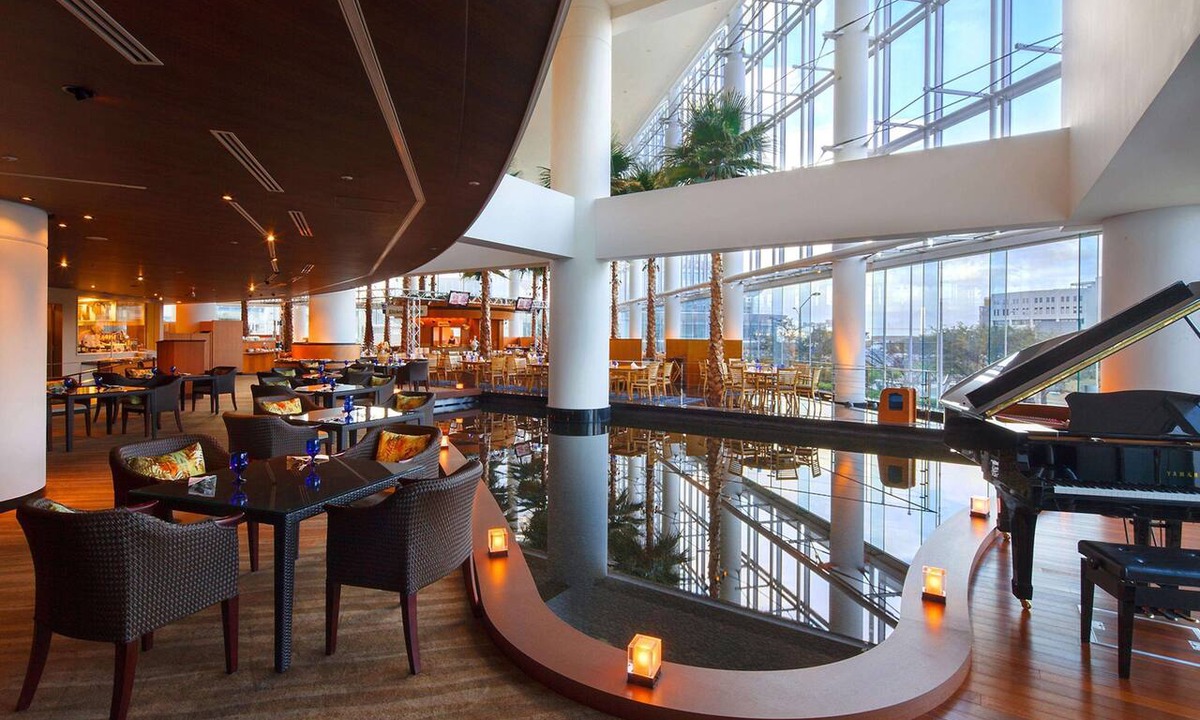 Yokohama City Centre Hotel | The Yokohama Bay Hotel Tokyu
