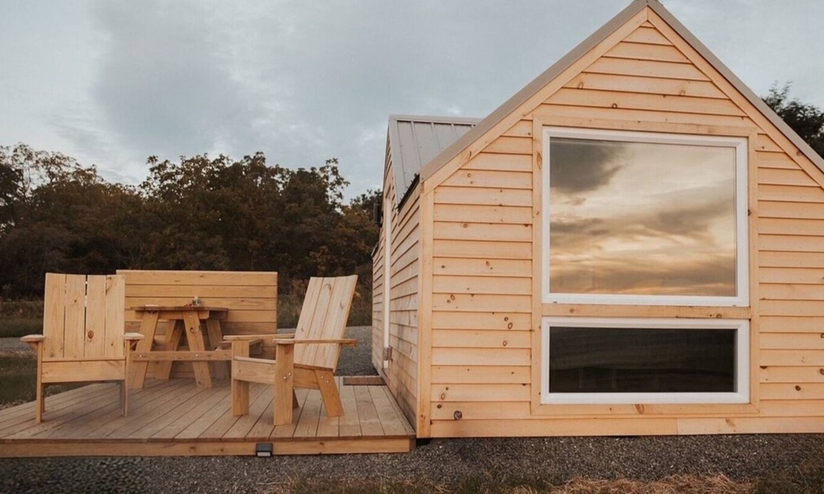 Hector Apartment | Tiny Cabin Stay in the Finger Lakes! (Science)