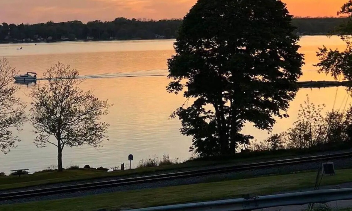 Cayuga Apartment | Tom’s Lake Views- Charming 2bedroom Apt nestled in the heart of the Finger lakes
