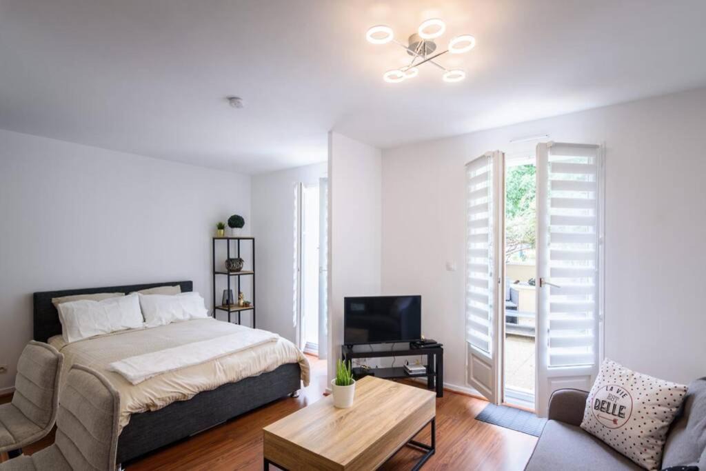 Bailly-Romainvilliers Apartment | TOP Cosy studio avec Terrasse à 10min Disney-Shopping Vallée