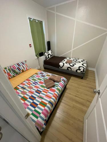 Grange Park House | Toronto Budget Central Stay