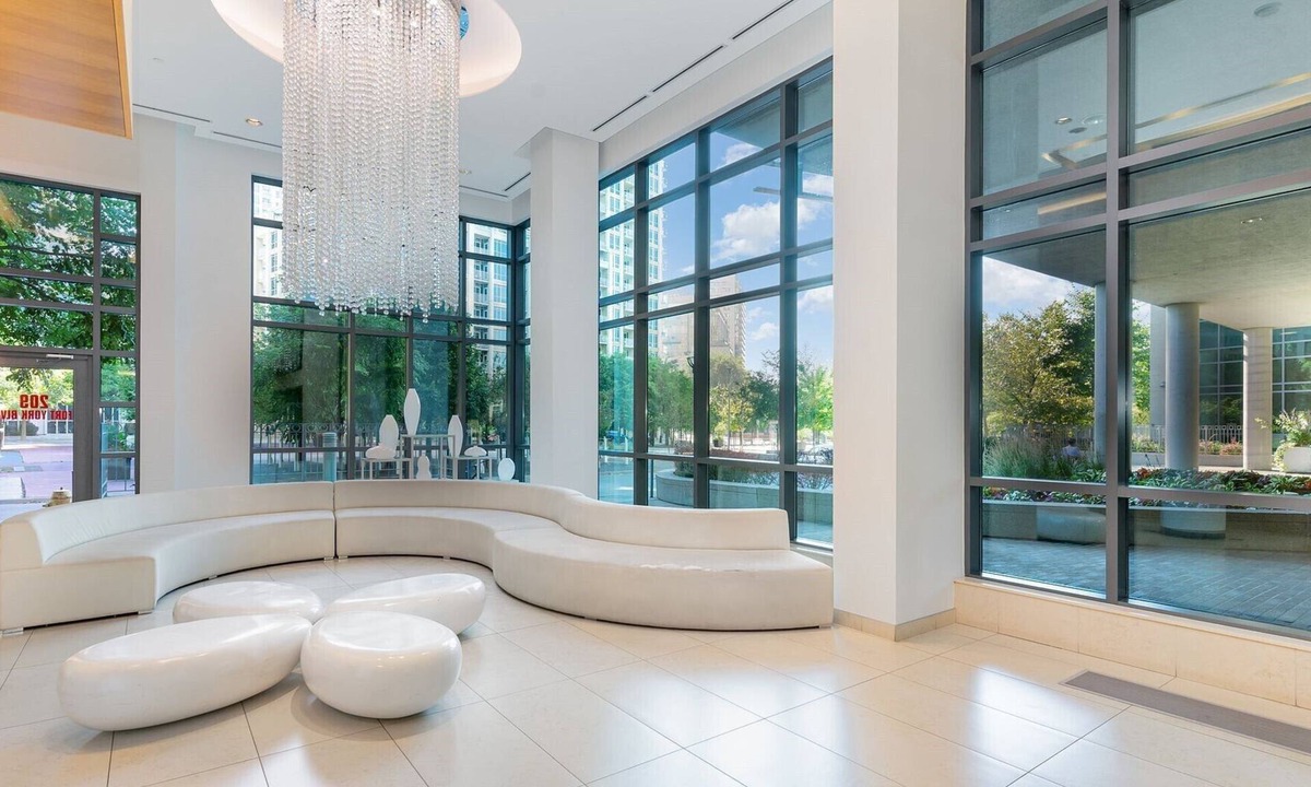 Fort York Hotel | Toronto Waterfront Stay