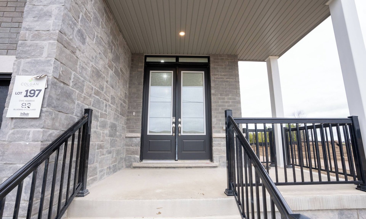 Adjala-Tosorontio House | Tottenham Luxury Escape | New 4BR, 3.5WR Retreat