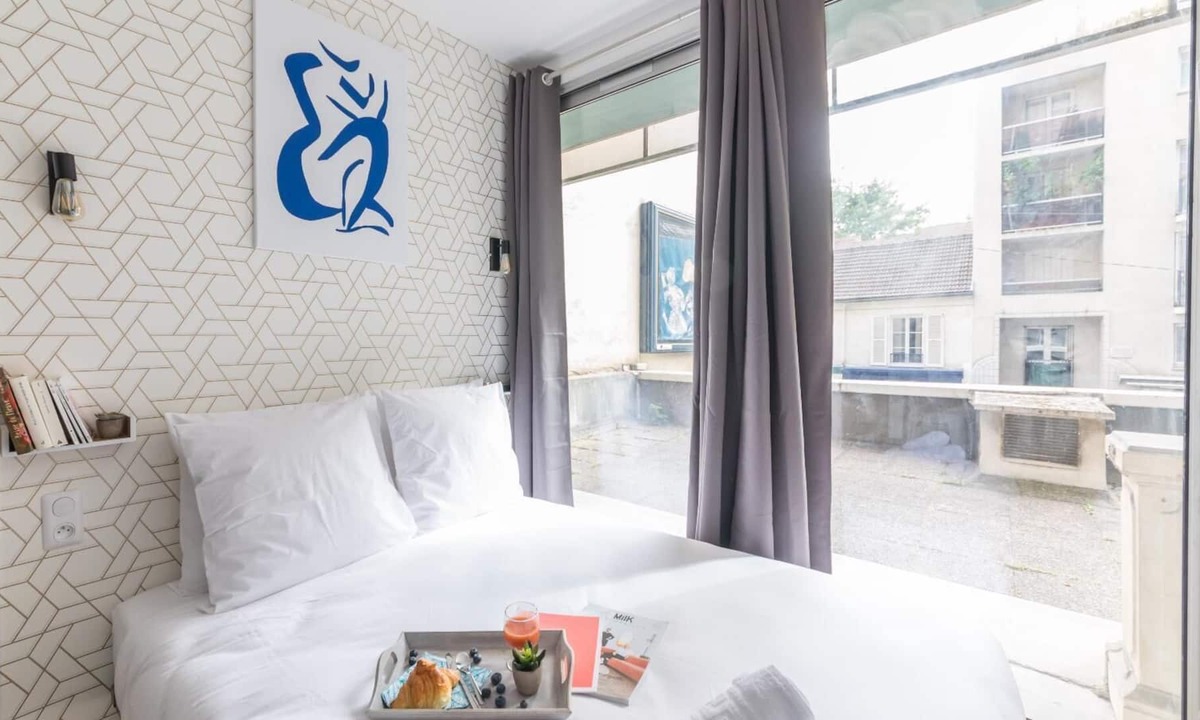 15th Arrondissement Apartment | Tour Eiffel - Saint-Charles 13: cosy flat for 2