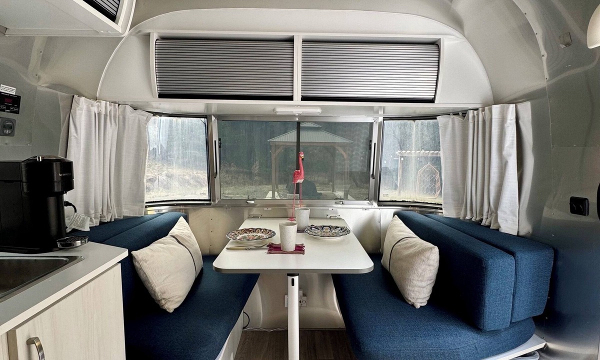 Bath House | Tranquil Airstream Nature Escape