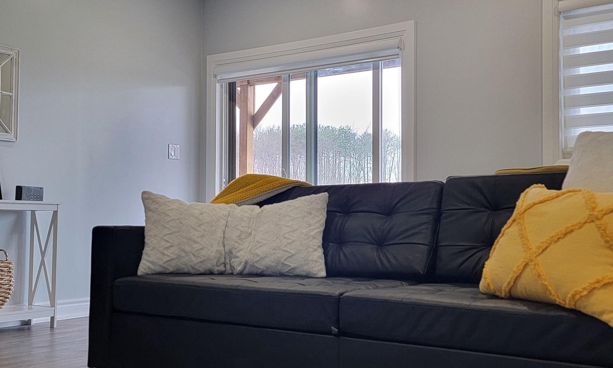 Innisfil House | Tranquility Haven Plus in Barrie