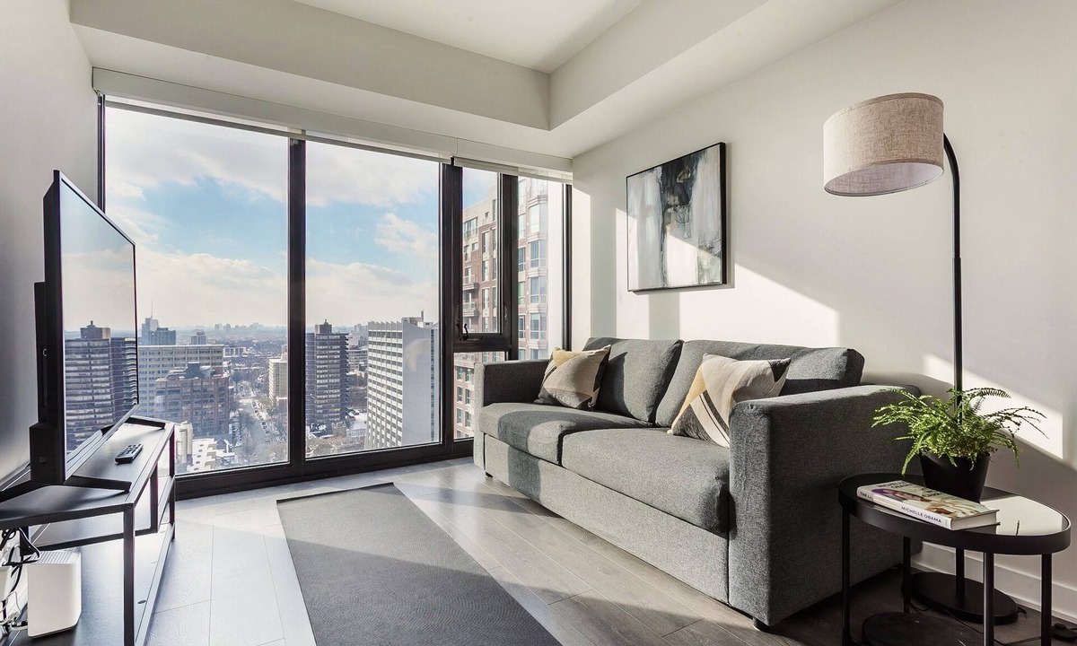 Bloor-Yorkville Condo | Traveller’s home Yorkville Toronto