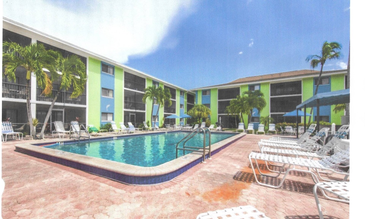 South Island Resort | Tropical Sands Resort, 2 bdrm 2 bath, Sleeps 6. 1 block from Beach, Google it.