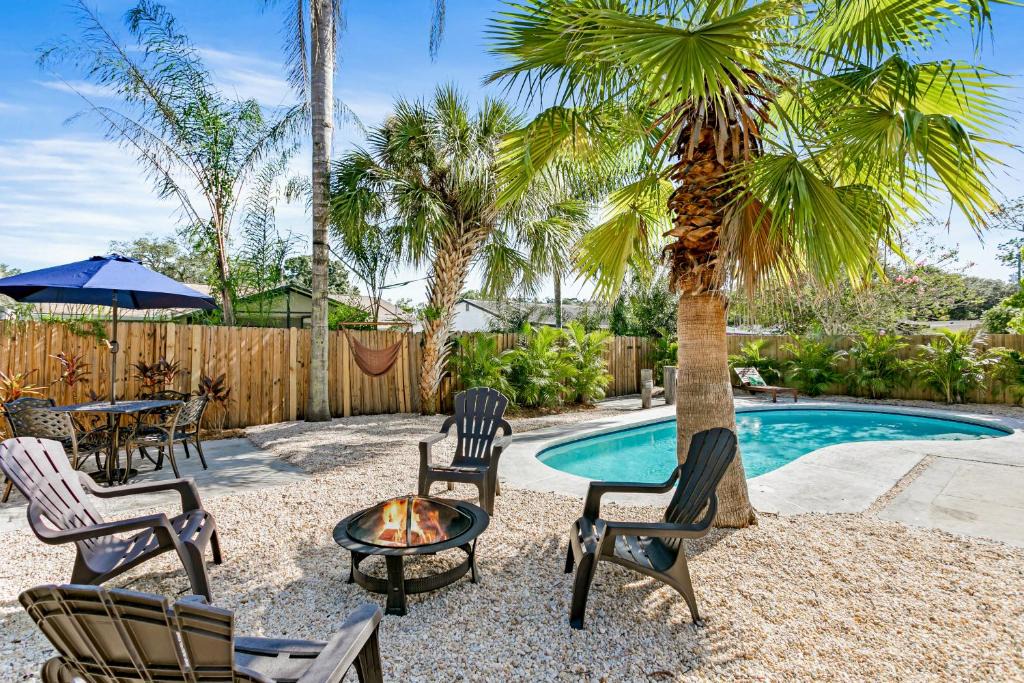 Temple Terrace House | Tropical Treat