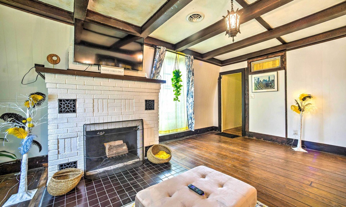 Newtonville House | Troy Townhome: 10 Mi to Downtown Albany!