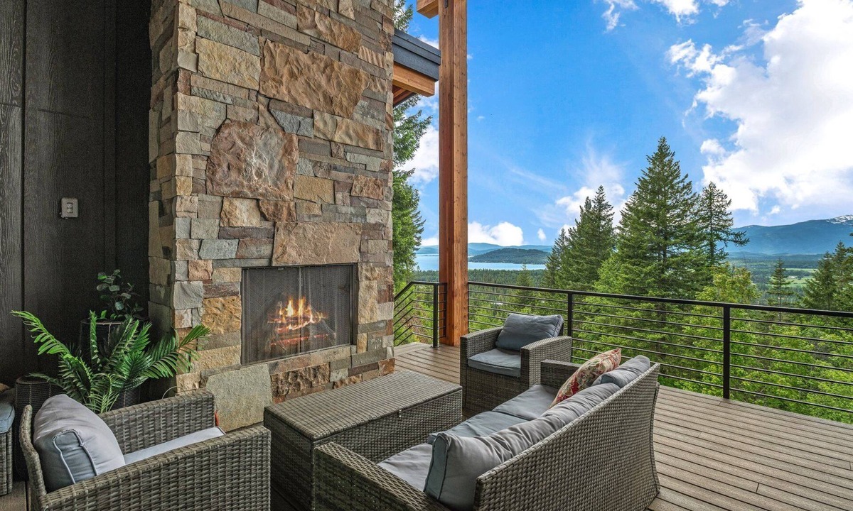Sandpoint House | Ultimate Sandpoint Lodge: Ski, Golf & Lake Retreat