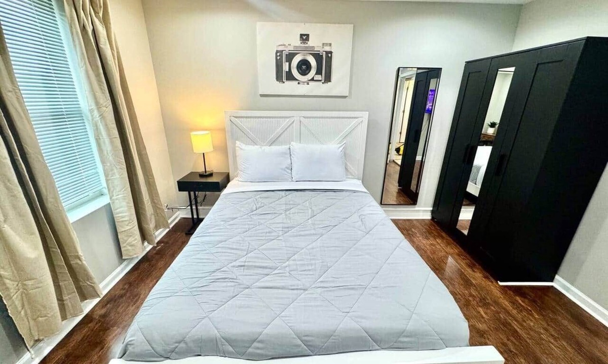 University City Apartment | University 1 bedroom, kitchen , living room,#3.