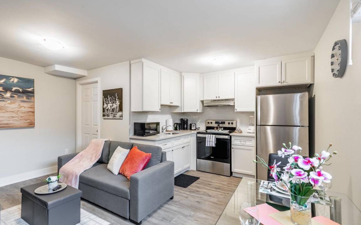 Central Hamilton Apartment | Upscale 1BR - Boutique Apartment - PRIME Location!