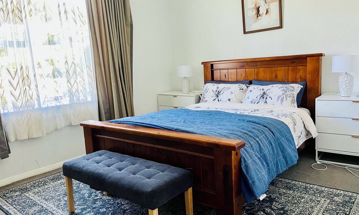 Dunedin City Centre Apartment | Upstairs Apartment in Dunedin Central