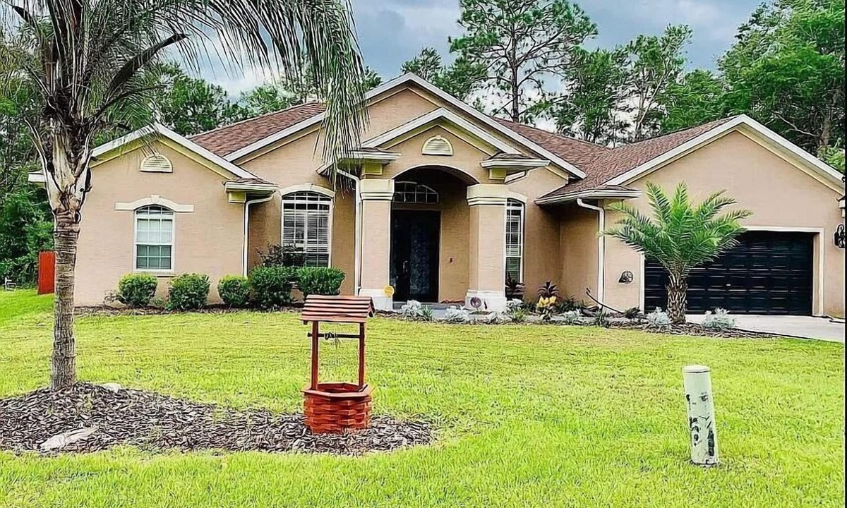 Ocala House | Vacationer’s Delight, The Estate at Redloh Ranch.