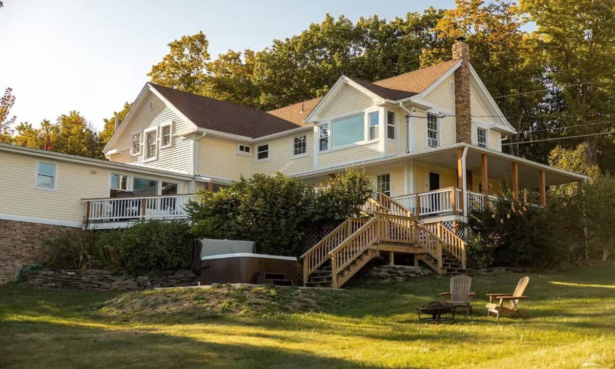 Durham House | Valley VIEWS! Hot tub, Game Room, Acres to Roam!
