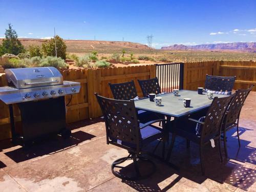 Page House | ️VIEWSPets OKBOAT ParkingNear Canyons & Lake