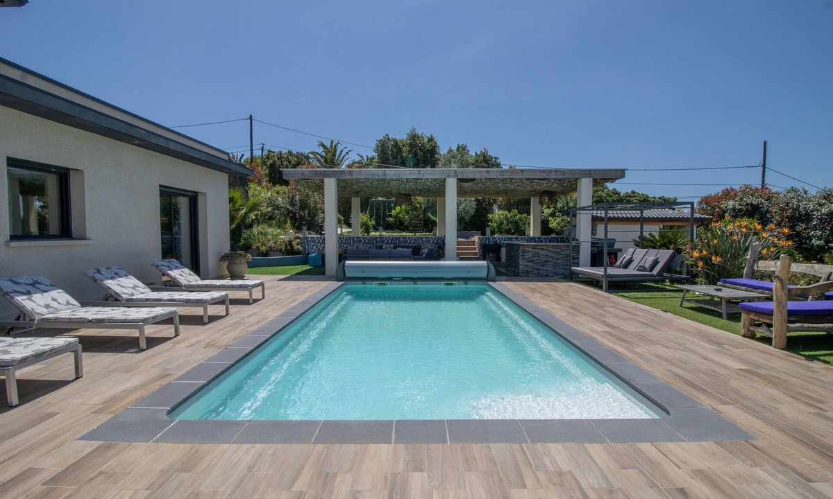 Grosseto-Prugna Villa | Villa 'Luxe, Bien-être, Vue Mer' with Sea View, Wi-Fi and Air Conditioning
