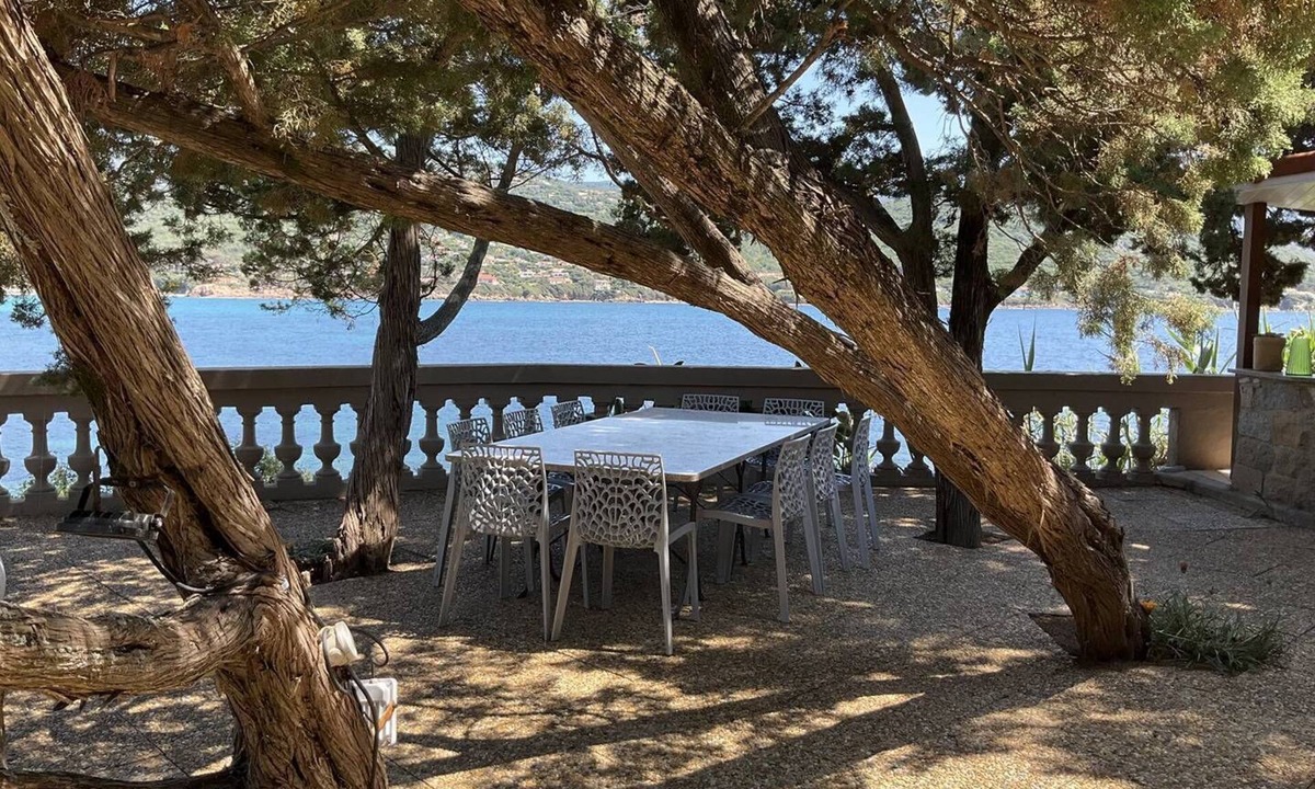 Isolella House | Villa Ondine- 5 bedrooms, waterfront, panoramic view