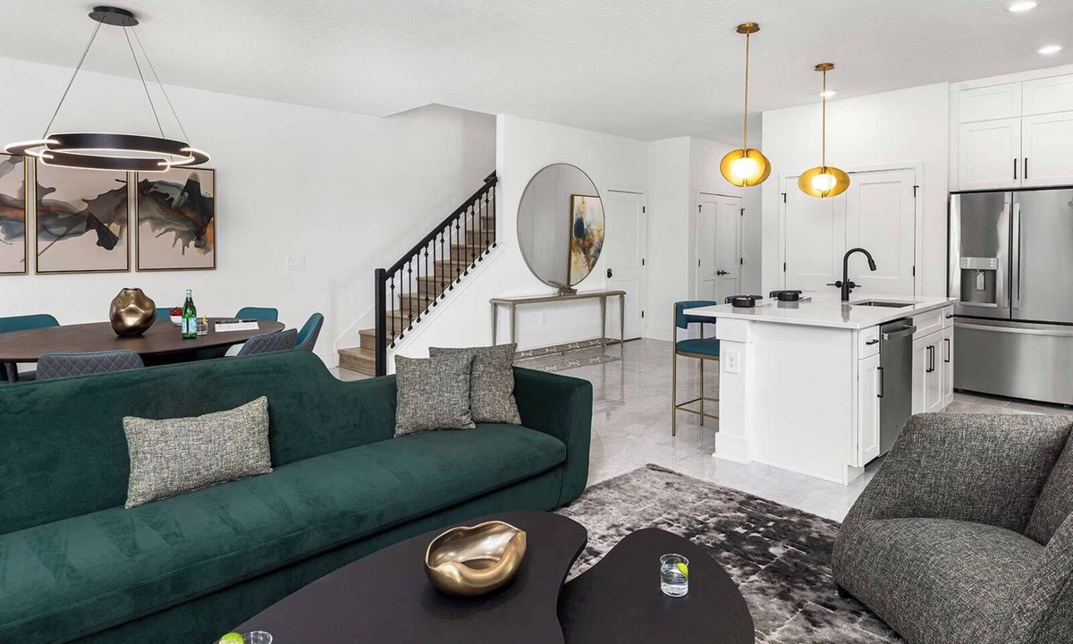 Florida Center House | Villa Stupendous | Grand Home w/Chic Decor, Luxe BRs & Huge LR/DR, Near Airport